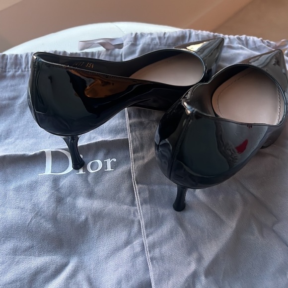 Dior Black Patent Leather Pointed Toe Pumps - Picture 5 of 5